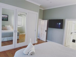 3 dormitorios, tabla de planchar con plancha, wifi gratis y ropa de cama