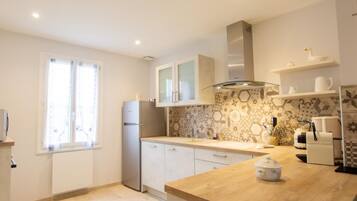 Réfrigérateur, micro-ondes, four, lave-vaisselle