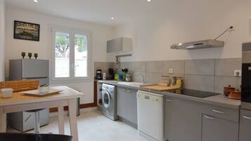 Refrigerador, microondas y lavavajillas