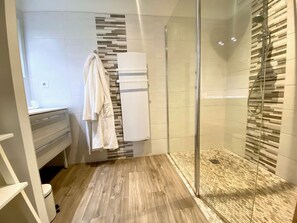 Bathroom - Charming villa in Bouzigues, peaceful near the beach (Bouzigues)