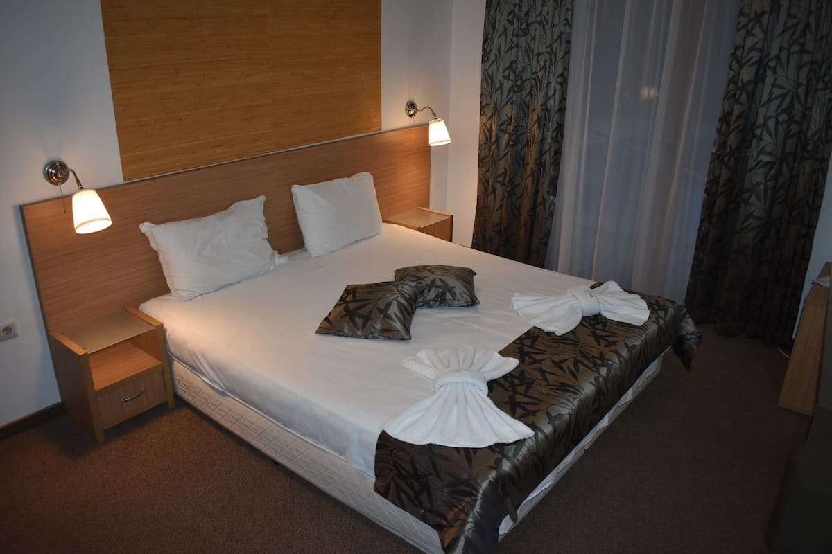 Appartamento familiare | Copriletto in piuma, materassi Select Comfort, con stile personalizzato