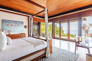 6 bedrooms, desk, iron/ironing board, travel cot