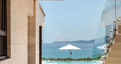 Casa Colmena: Luxury 6BR Villa w/ Infinity Pool