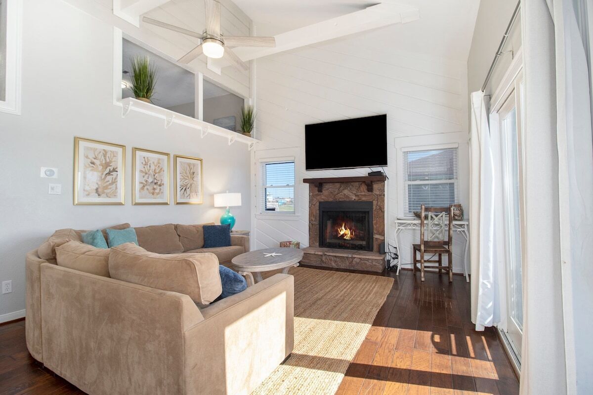 A Serene Waterfront Retreat