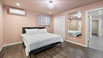 3 bedrooms, desk, iron/ironing board, free WiFi
