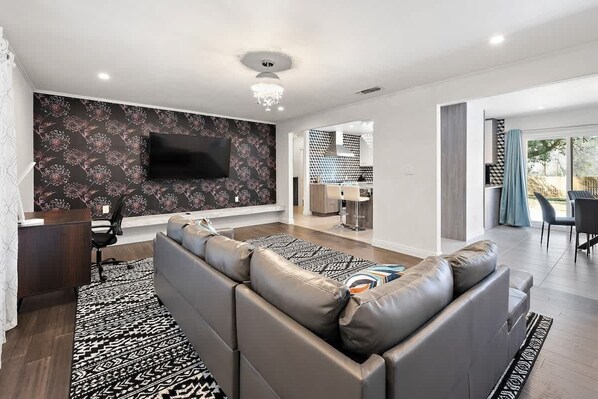 Smart TV, offices