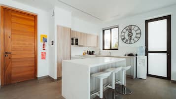 Mikrobølgeovn, ovn, kogeplade, opvaskemaskine