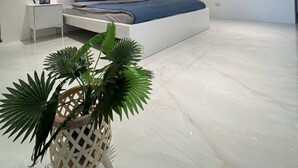 مكتب ومساحة عمل للكمبيوتر المحمول وواي فاي مجانًا