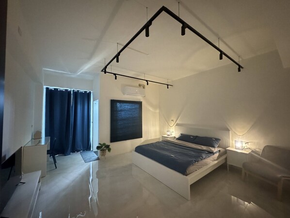 ห้องคอมฟอร์ทดับเบิล, 1 ห้องนอน, วิวภูเขา | ห้องพักตกแต่งอย่างมีเอกลักษณ์, โต��๊ะทำงาน, พื้นที่ทำงานแบบใช้แล็ปท็อป