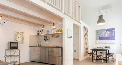 New and stylish Loft design, just a few minutes by subway from Piazza Duomo