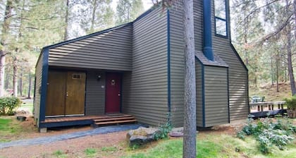 2 Mtn. View-Sunriver, Oregon: BBQ, WiFi, SHARC Aquatics, Tubing Hill, Mt. Bachelor, Golf, Deschutes River, Tennis, Bike Paths