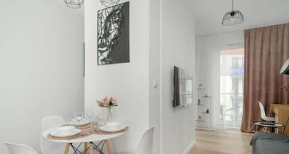Modern Studio | Parking, Balcony, close to Galeria Posnania