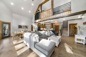 Fernseher, Kamin, Arbeitsbereiche
