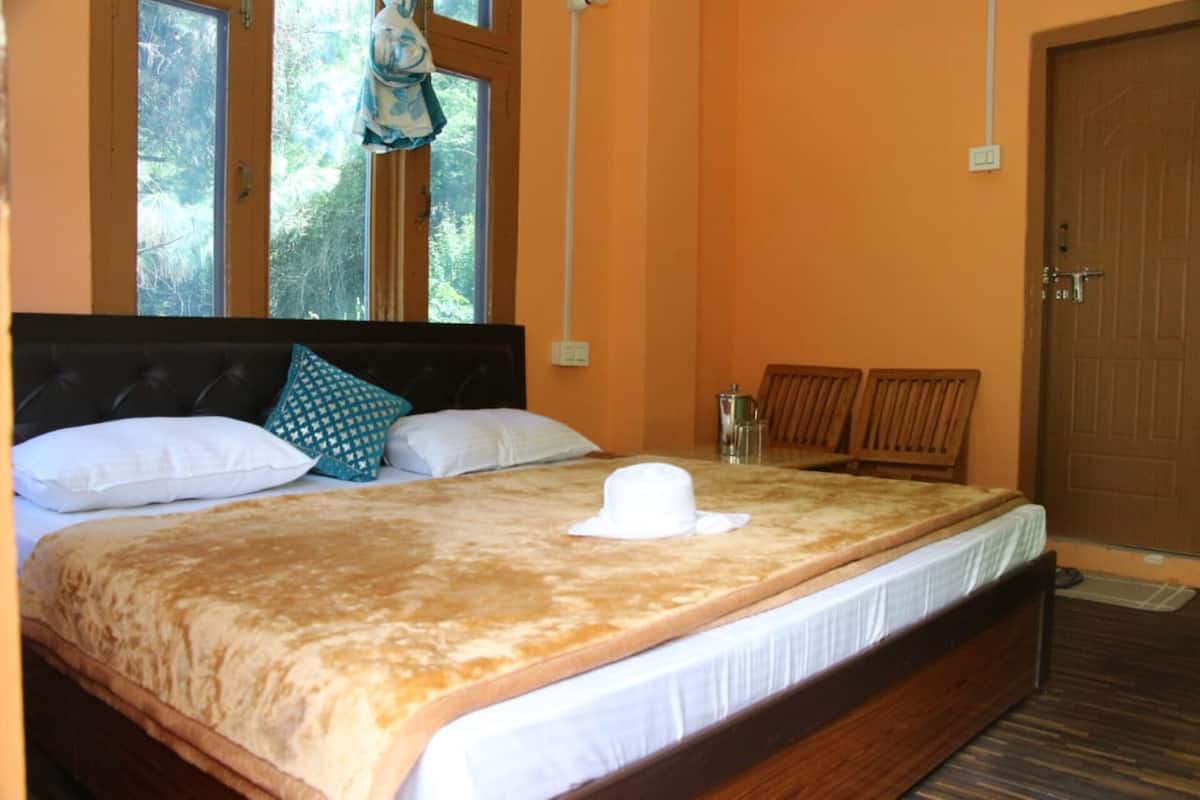 Deluxe Room, Hill View