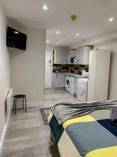 Lovely Studio Ealing