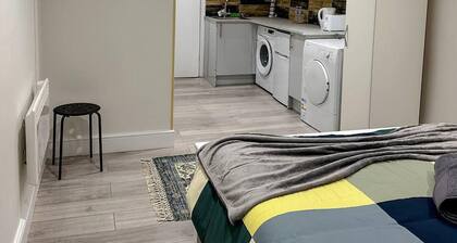 Lovely Studio Ealing