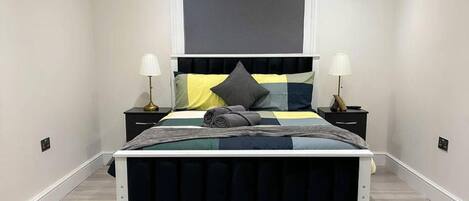 熨斗/熨衣板、免費無線上網、床單