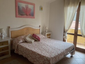 2 bedrooms, bed sheets