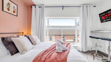 1 bedroom, desk, iron/ironing board, WiFi