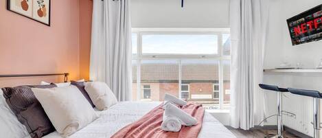 1 quarto, escrivaninha, ferros/tábuas de passar roupa, Wi-Fi