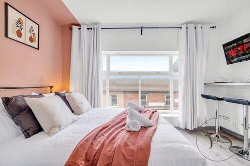 Studio 1A Near Alton Towers & Longton Station