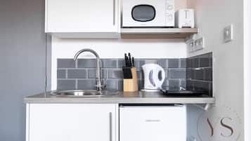 Fridge, microwave, stovetop, toaster