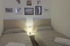 Iron/ironing board, WiFi, bed sheets - Apartamento Amplio y Tranquilo con Vistas al Mar 4 (CN)