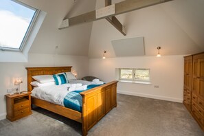 3 slaapkamers, een strijkplank/strijkijzer, reisbedje, wifi