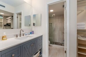 Hair dryer, towels - Casa E-106 Bay View Ground Floor Fully Updated! (Isla Del Sol)