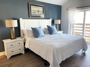 3 habitaciones, tabla de planchar con plancha y cuna de viaje 
