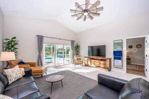 TV, offices - Swiss 49 - Lake Denise (Clermont)