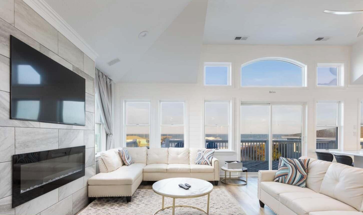 TV, caminetto, studio