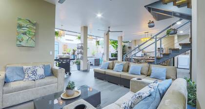 Casa Aloma Downtown La Fortuna, 4 bedrooms, 4 bathrooms, pool, sleeps 10.