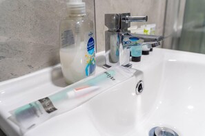 Studio | Bathroom - Beautiful 1-bed Studio in Birmingham (Birmingham)