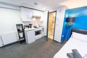 Private kitchen - Beautiful 1-bed Studio in Birmingham (Birmingham)