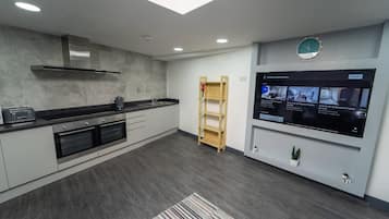 Estúdio | Cozinha privada | Geladeira, micro-ondas, cooktop, chaleira elétrica