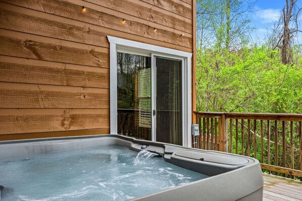 Tina de hidromasaje al aire libre