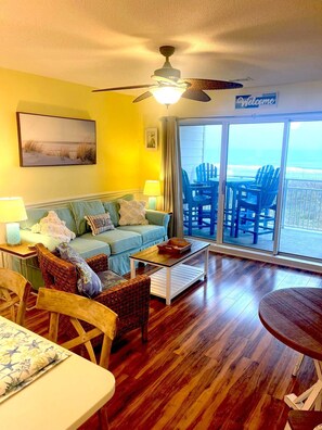 Smart TV, reproductor de DVD y libros