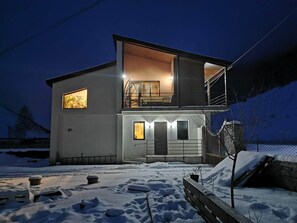 Exterior - Allegria House Kazbegi❤️
3 Bedroom Villa❤️
Marvelous views!❤️ (Stepantsminda)