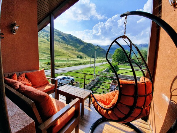 Terrace/patio - Allegria House Kazbegi❤️
3 Bedroom Villa❤️
Marvelous views!❤️ (Stepantsminda)