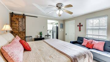 Apartment (0 Bedroom) | Interior