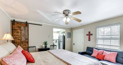 New Blaine Studio - Walk to Lake Dardanelle!