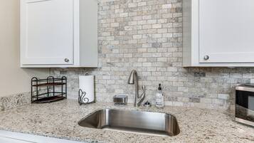 Apartment (0 Bedroom) | Interior