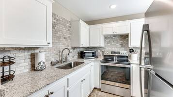 Apartment (0 Bedroom) | Interior