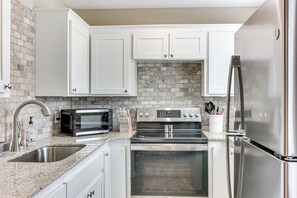 Apartment (0 Bedroom) | Interior - New Blaine Studio - Walk to Lake Dardanelle! (New Blaine)