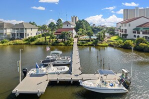 Marina - Waterfront boat dock,very close to beach, pool, tennis courts, and sauna. (Panama City Beach)