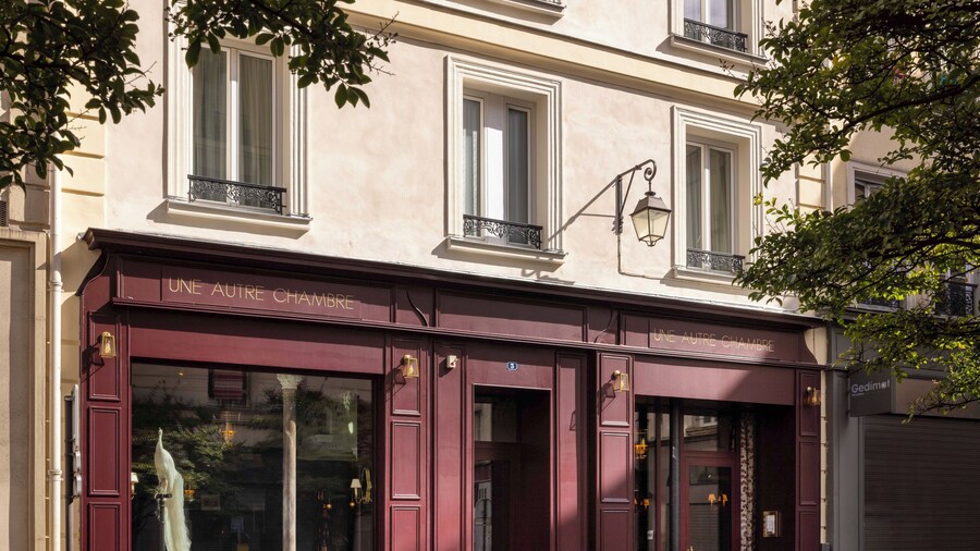 UNE AUTRE CHAMBRE