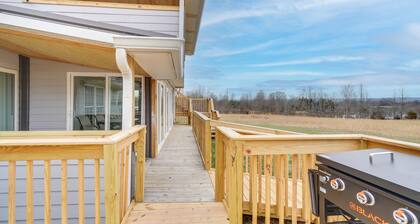 Riverfront Dayton Getaway on 700 Wooded Acres!