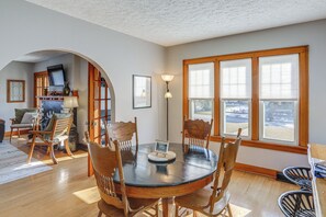 House (2 Bedrooms) | Interior