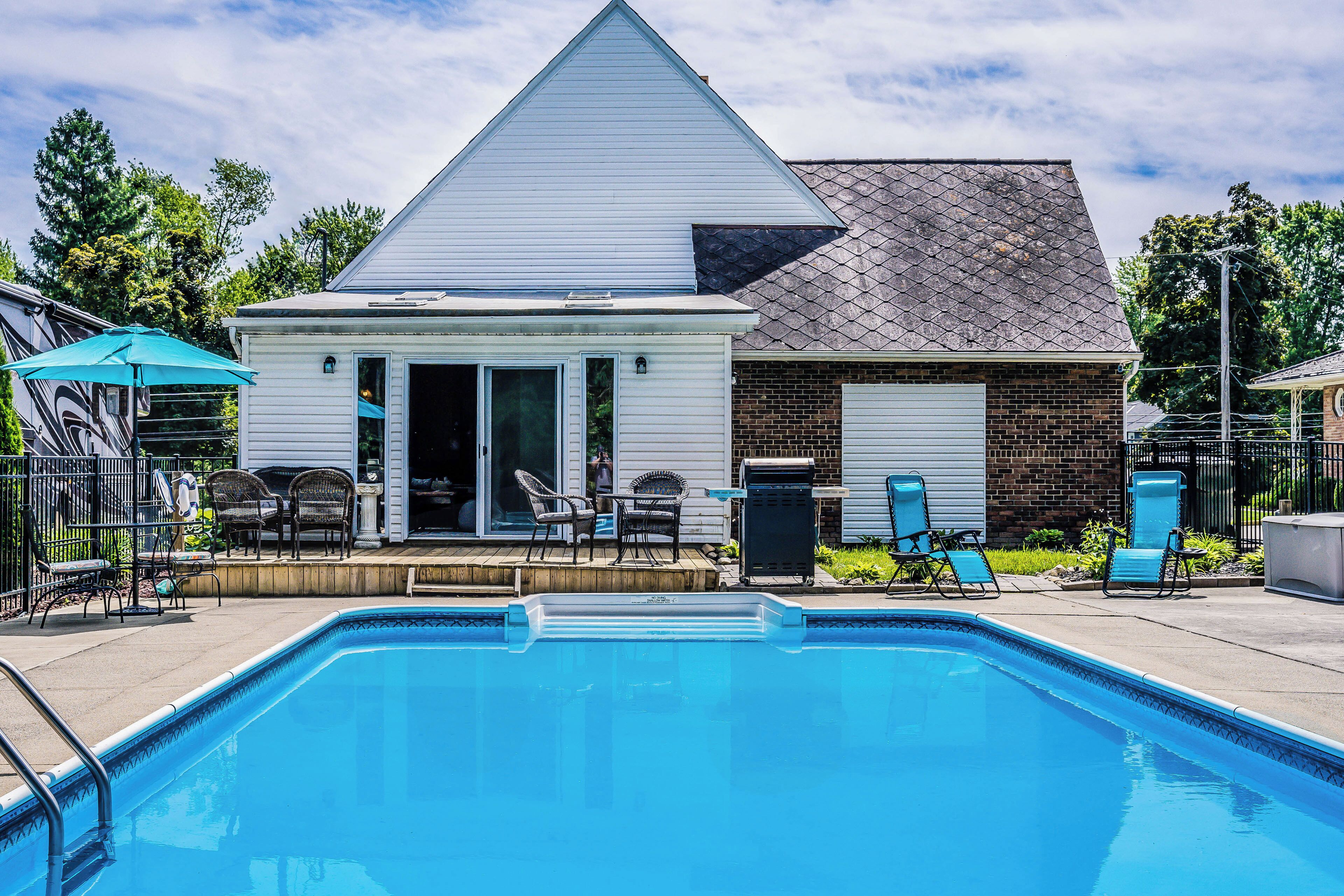 House (2 Bedrooms) | Interior